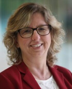 Headshot photo of Lisa Bergson